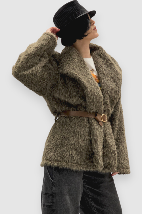 Smeđa lagana jakna Emma od umjetnog krzna sa pojasom