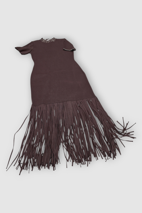 Elegantna smeđa vintage boemska haljina Cornelia sa resama na rubovima i perlicama na dekolteu