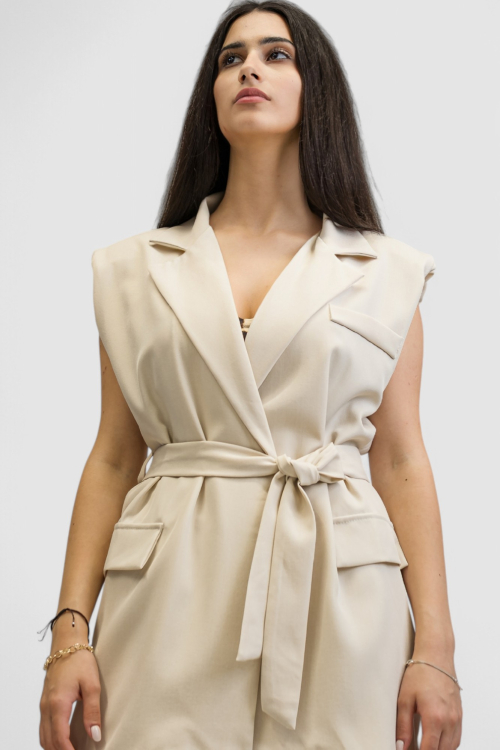 Žensko bež odijelo bez rukava Ella