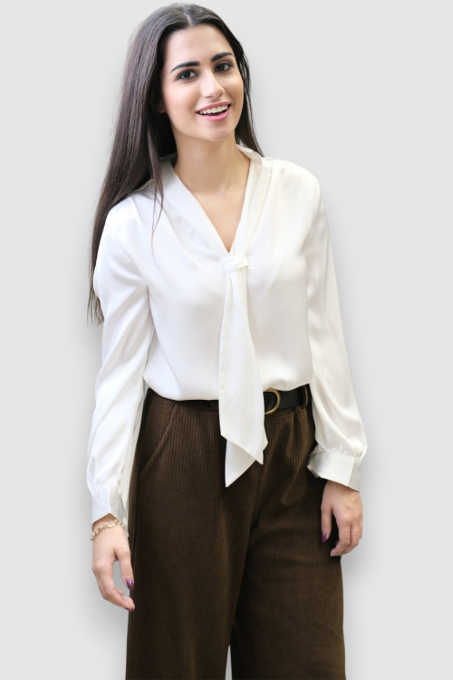 Ženska satenska košulja Ivania u bijeloj boji s ukrasnom kravatom