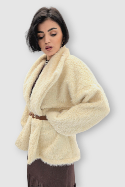 Bež lagana jakna Emma od umjetnog krzna sa pojasom