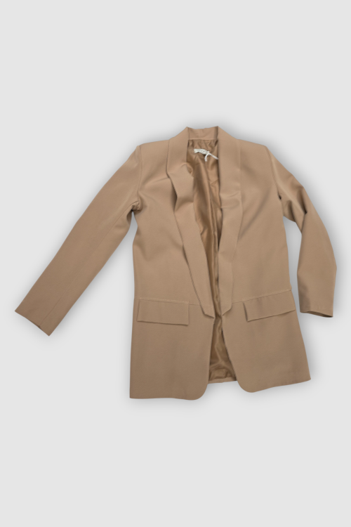 Elegantni duži sako Finna u camel boji