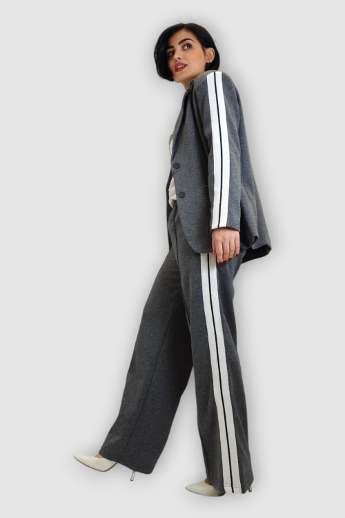 Žensko sivo moderno odijelo sa trakama Caprice