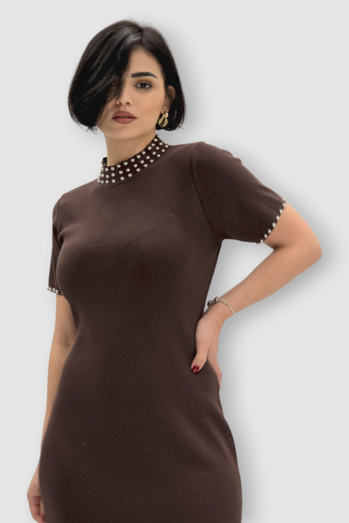 Elegantna smeđa vintage boemska haljina Cornelia sa resama na rubovima i perlicama na dekolteu