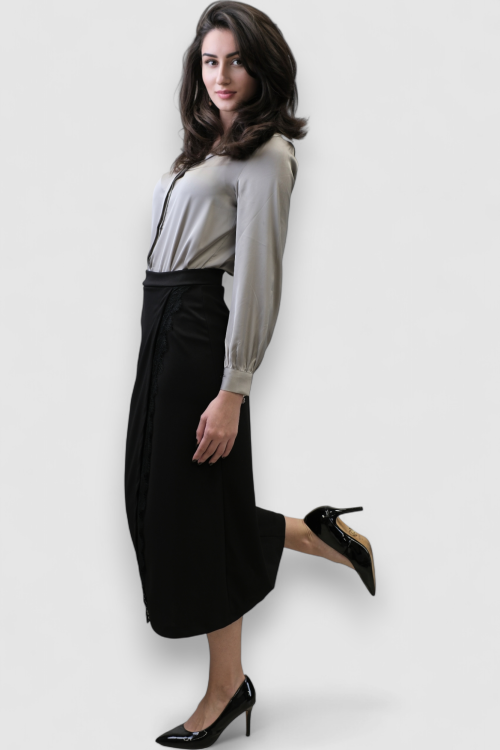 Ženska crna suknja Izabella s prorezom i čipkom