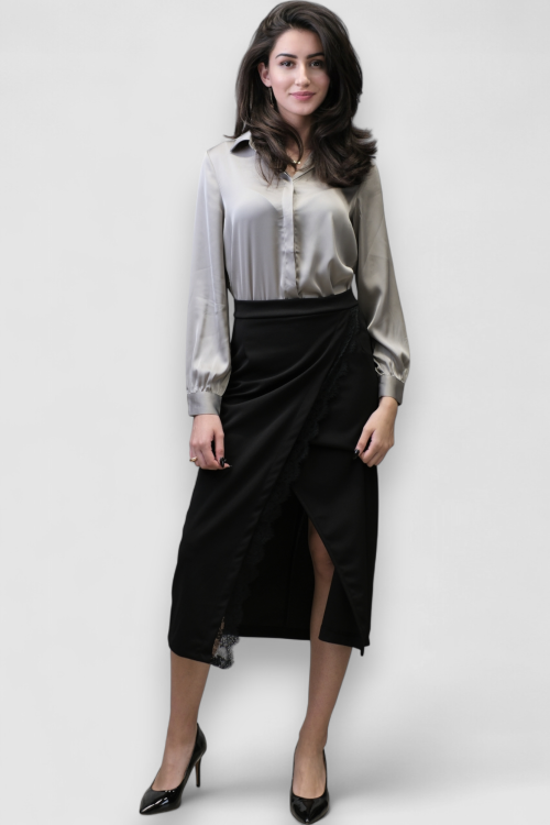 Ženska crna suknja Izabella s prorezom i čipkom