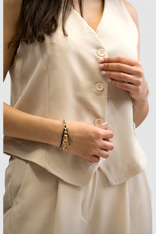 Žensko bež odijelo sa prslukom Chantal