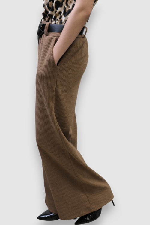 Camel samt hlače Lucy s širokim nogavicama i remenom