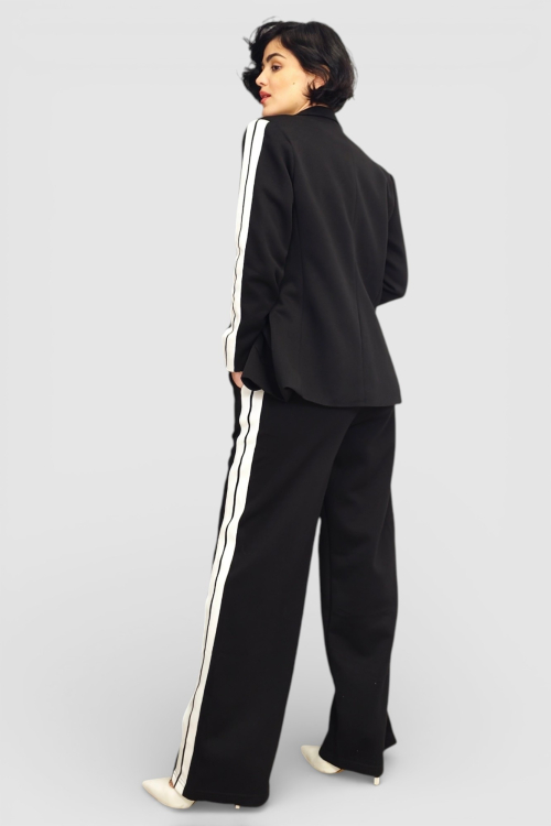 Žensko crno moderno odijelo sa trakama Caprice